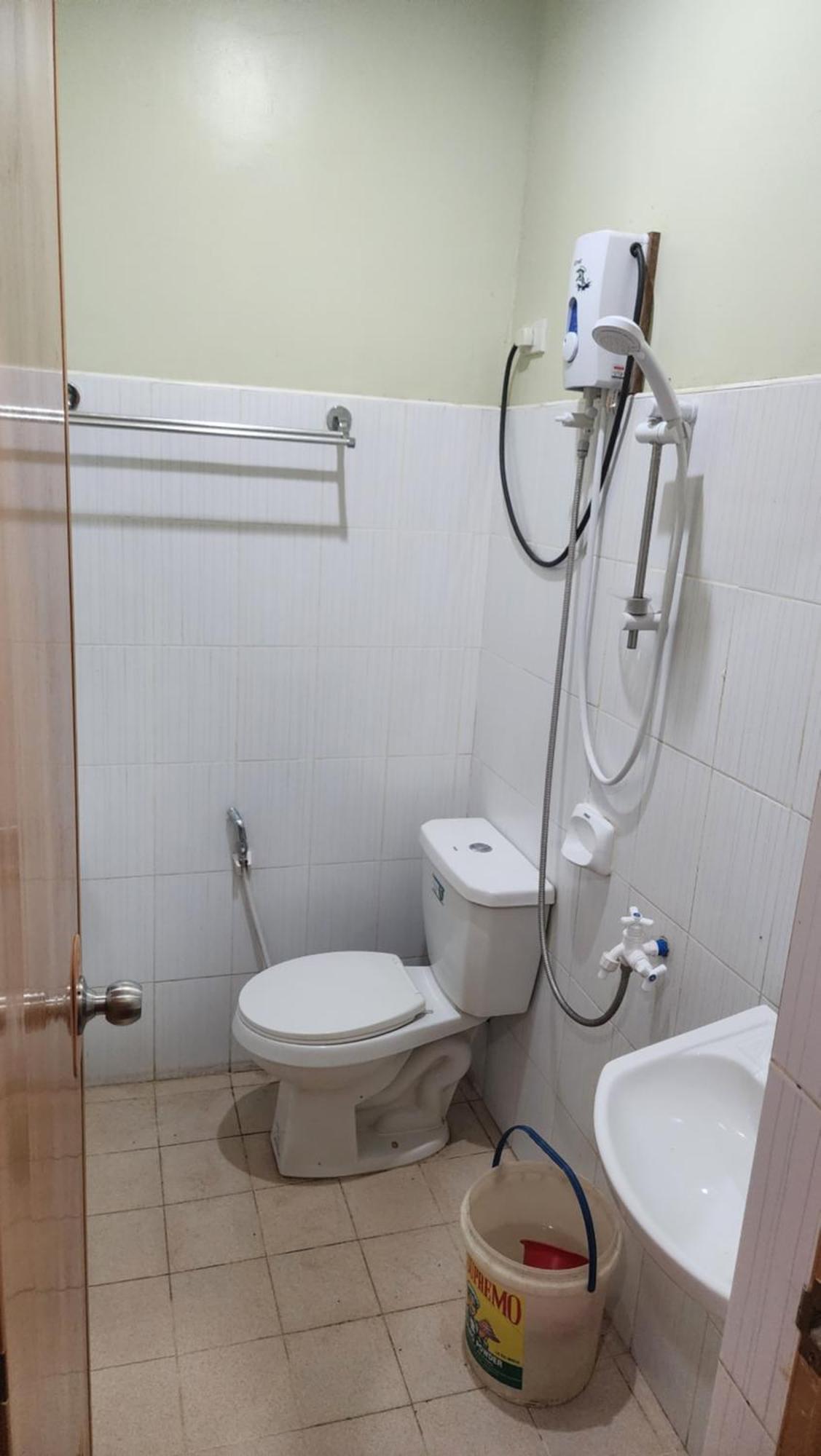 Screaming Gecko Hostel บูซวงกา ภายนอก รูปภาพ