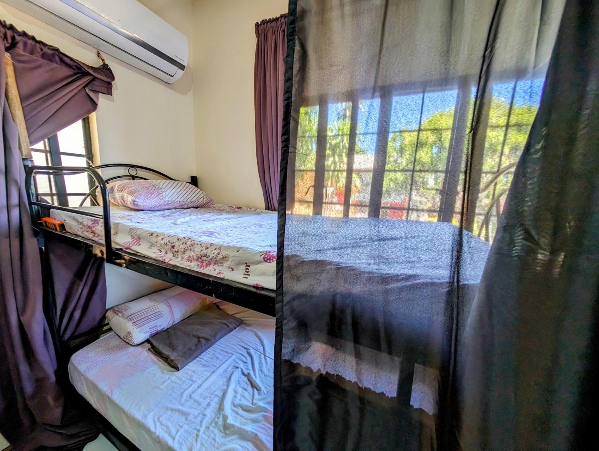 Screaming Gecko Hostel บูซวงกา ภายนอก รูปภาพ